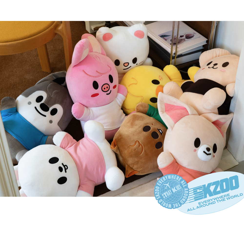 [PRE-ORDER] SKZOO “Everywhere All Around the World” Pop-Up (Plush Hug Me Ver.)